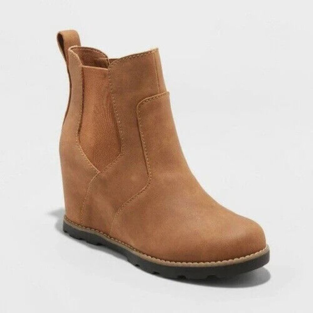 Universal Thread Cassie Faux Leather Wedge Boot!!!